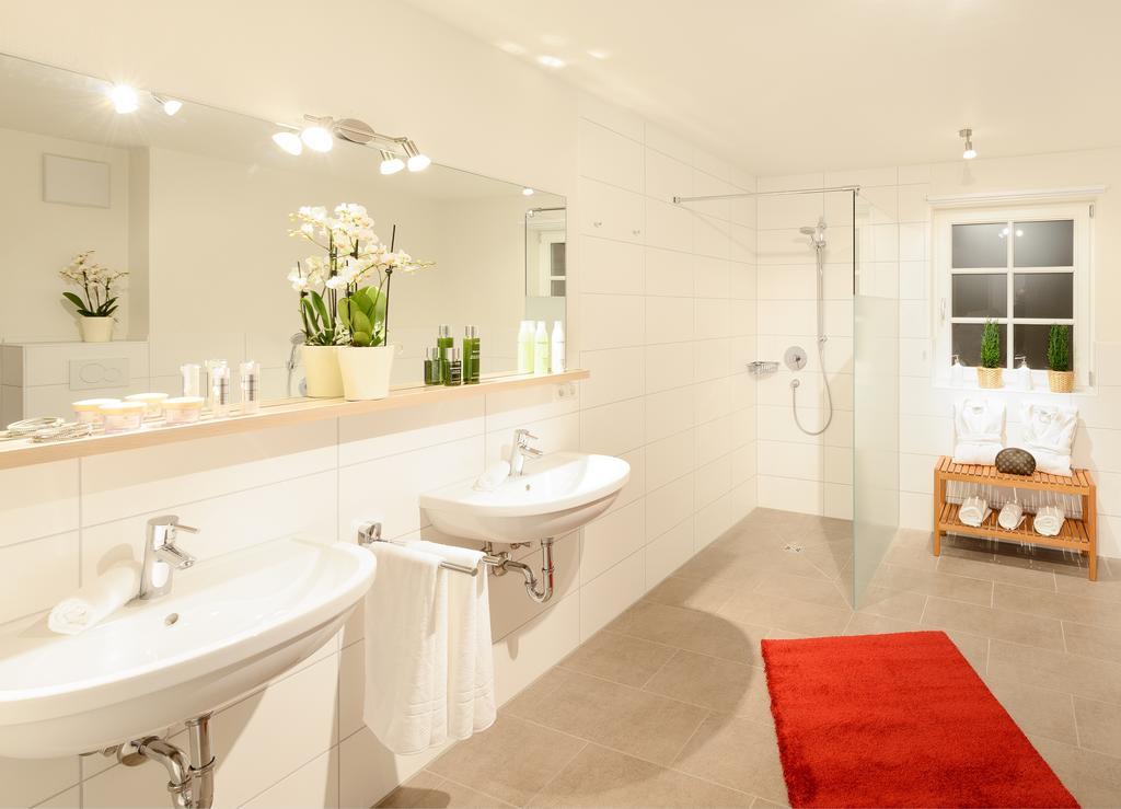 "Viktoria Apartments" - Annehmlichkeiten Von 4-Sterne Familien-Und Wellnesshotel Viktoria Koennen Mitgenutzt Werden Oberstdorf Szoba fotó